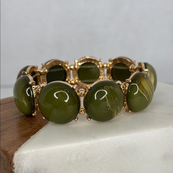 Estate Vintage-Inspired Green Stone and Gold Bracelet Lot C23 - Picture 3 of 6